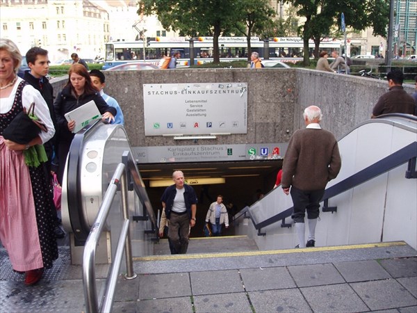 045-Штахус-вход в метро